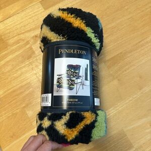 Pendleton Black and Yellow Geometric Throw